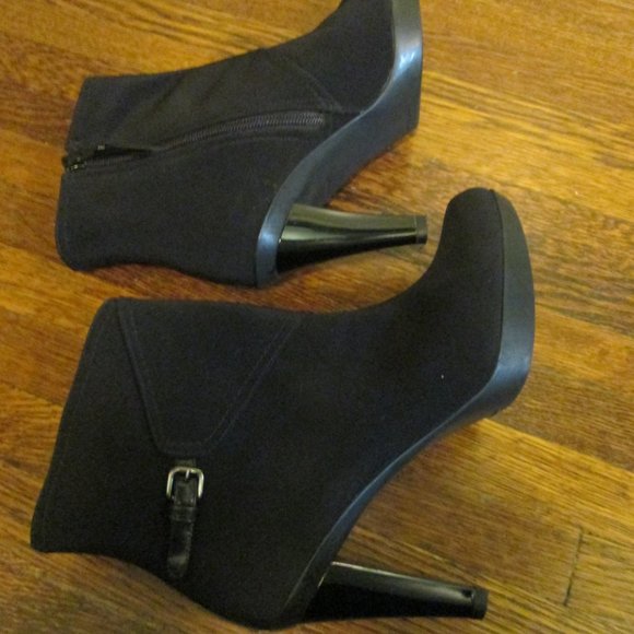 Stuart Weitzman Black Gore Tex Ankle Boots Size 7 High Heel Side Zipper - Picture 9 of 11